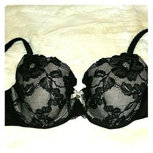 Victoria's Secret Almost new black and white lace